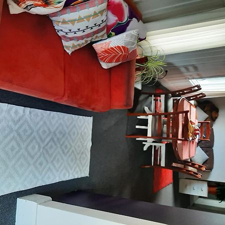 Intrepid Bed & Breakfast Christchurch Buitenkant foto