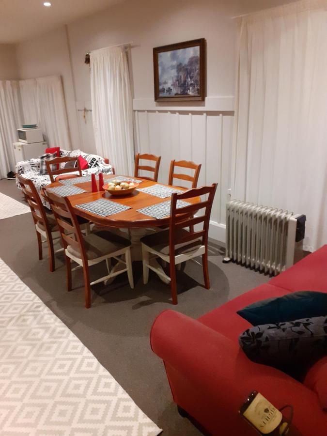 Intrepid Bed & Breakfast Christchurch Buitenkant foto